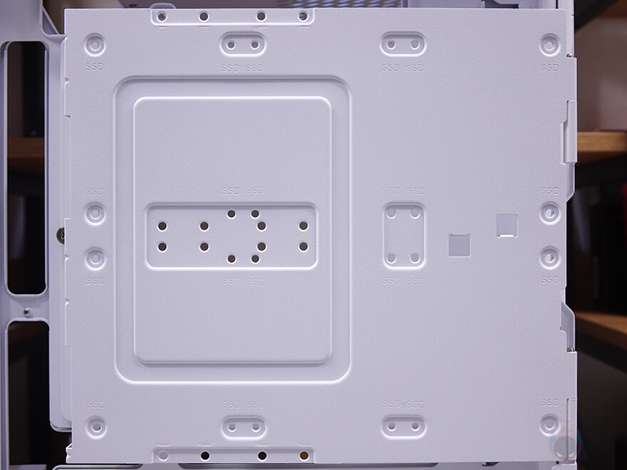 차별화된 플래그십 미들타워 어항케이스! - TRYX LUCA L70_73.jpg