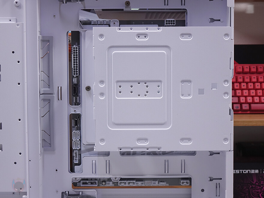 차별화된 플래그십 미들타워 어항케이스! - TRYX LUCA L70_83.jpg