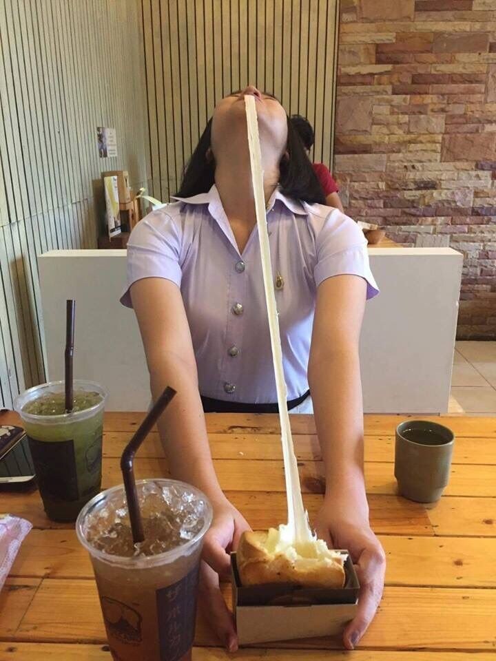 빵과 햄버그에 모차렐라 치즈를 넣으면.jpg_2.jpg