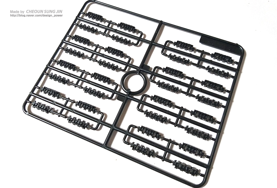 GERMAN PANTHER G Track Link Set 타미야 프라모델_3.jpg