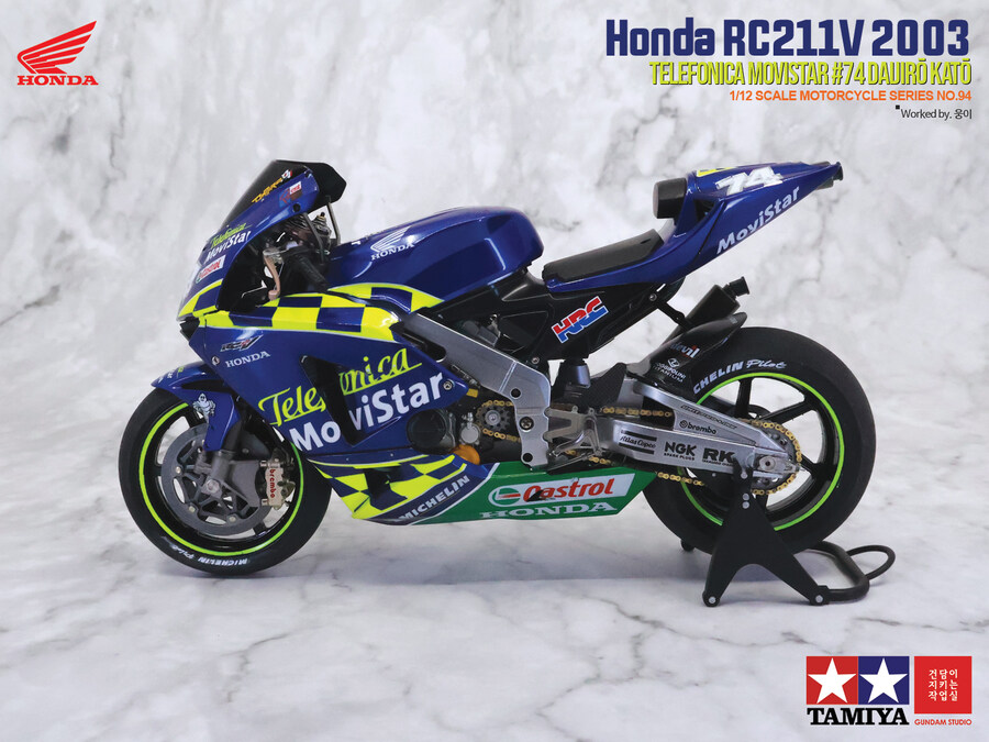 Honda RC211V 03 Telefonica Movistar #74_6.jpg