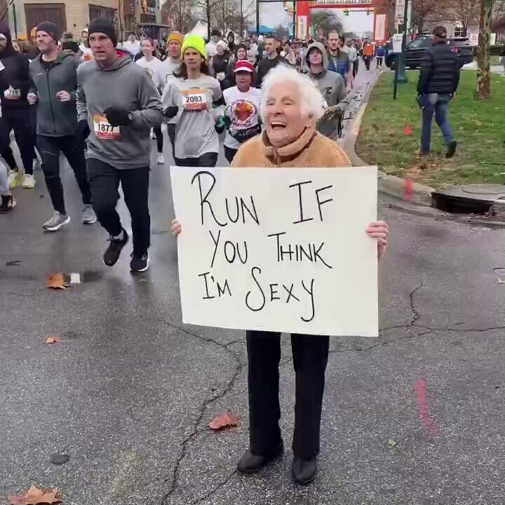 내가 섹시 하다고 생각 되면 뛰어_1.jpg