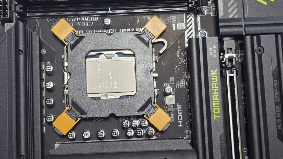 인텔® 코어™ Ultra 9 프로세서 285K 메인보드 직접 조립 후기_15.jpg