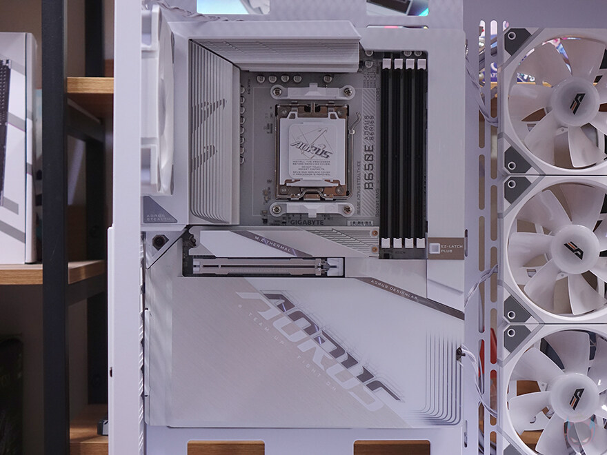 가장 레퍼런스적인 3면 컴퓨터 어항케이스! - 다크플래쉬 DQX80_47.jpg