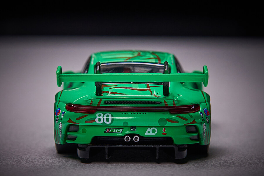1:64 MiniGT Porsche 911 2023 IMSA_5.jpg
