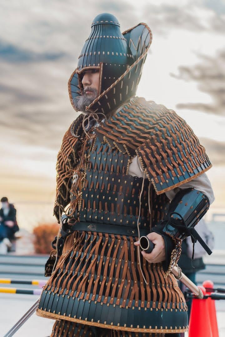 한국의 고대갑옷을 입다. (직접만든)_2.jpg