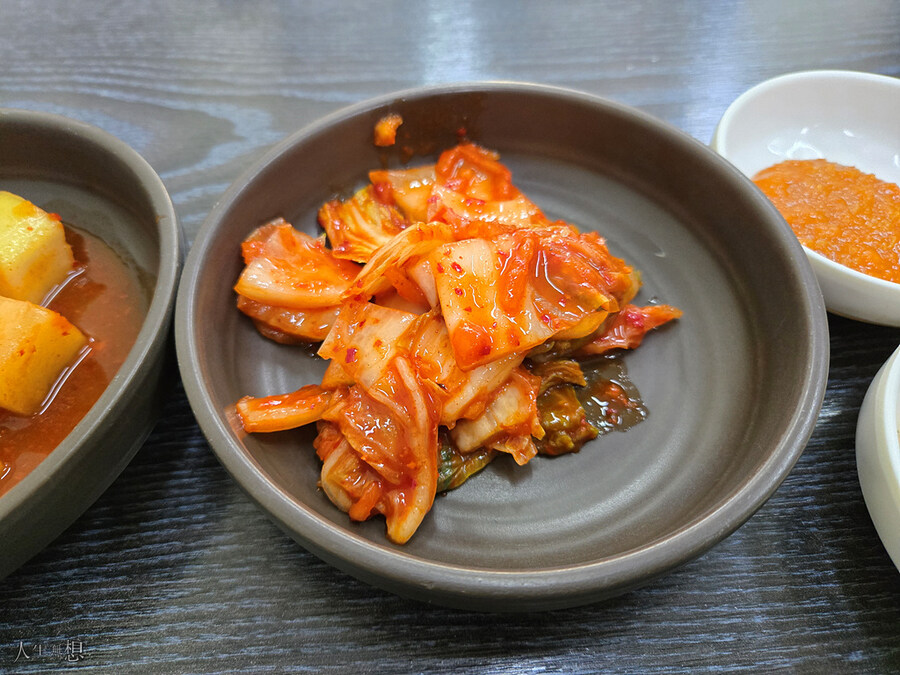 얼큰 돼지국밥, 풀(Full) 토핑 탄탄면._1.jpg