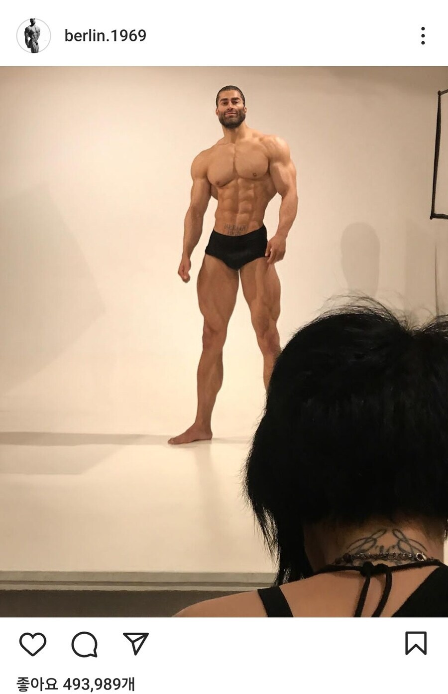 "나는 너의 그 작은 두개골에서 벗어났다_1.jpg