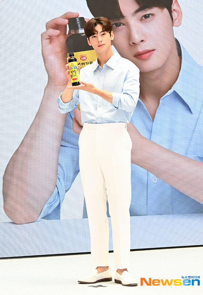 헐 길가다 나랑 똑같이 생긴 광고판 봄!!_1.jpg