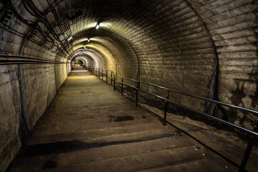 일본, 지하 던전같은 무인 기차역 츠츠이시역🚈_1.jpg