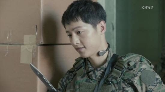 드라마 속 실탄든 군인들 vs 현실에서 실탄 든 군인들의 차이_3.jpg