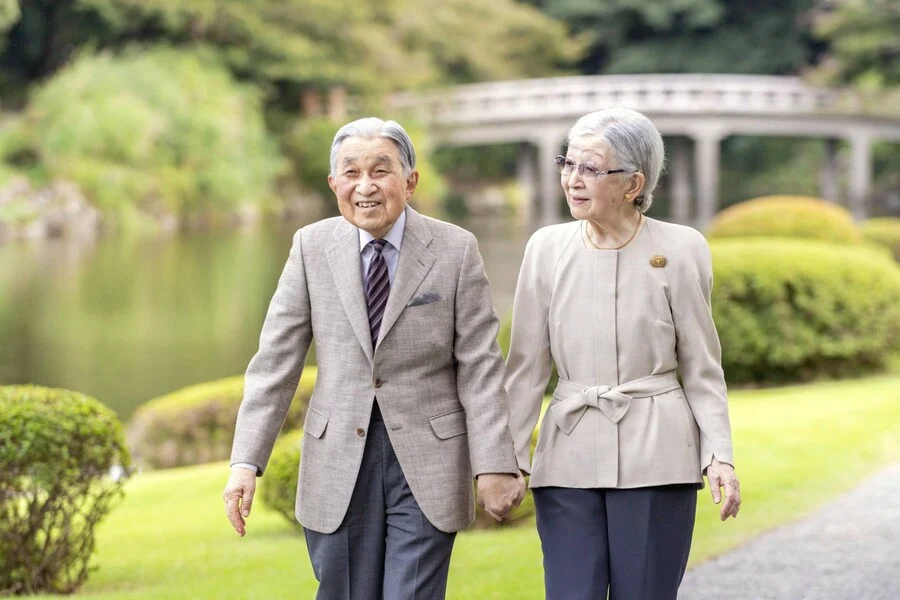 일본 천황 가족이 받는 생활비.jpg_2.webp