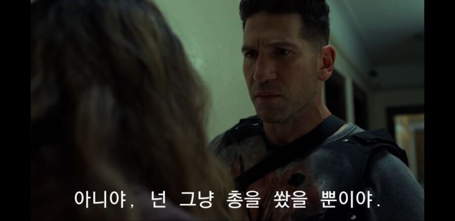 MCU) 퍼니셔가 멘탈 나간 사람을 달래주는 방법_12.jpg