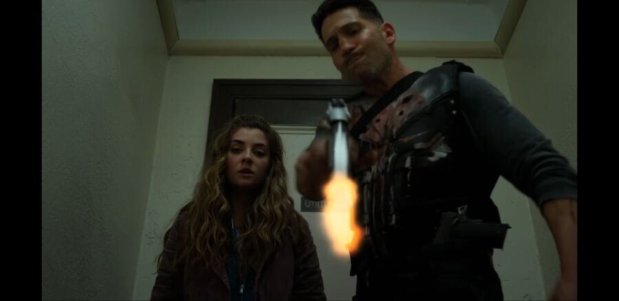 MCU) 퍼니셔가 멘탈 나간 사람을 달래주는 방법_13.jpg