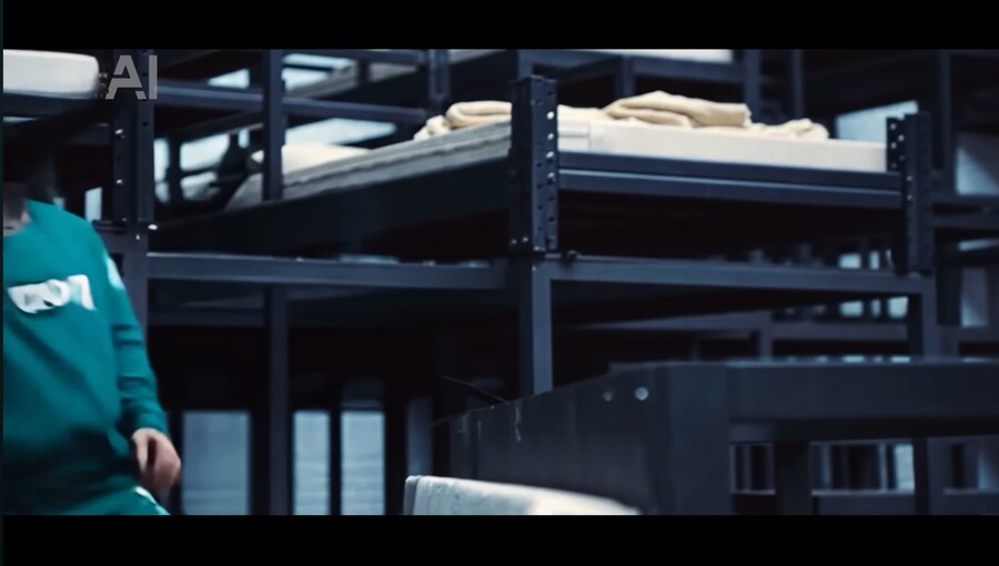 오징어게임2 개폐급 진행요원_8.jpg