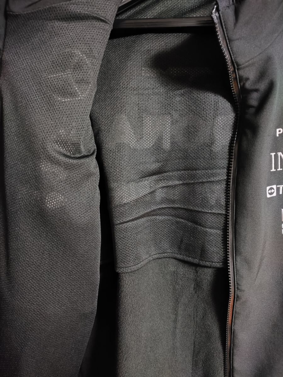 세일해서 질러버린 F1 굿즈들 (의류+모자)_4.jpg