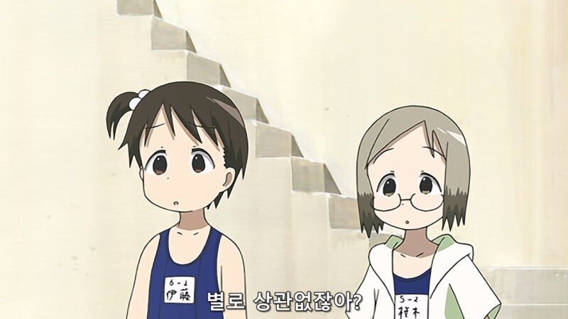 여름 바닷가에서 음란한 몸매를 과시하는 20살 전문대생_3.jpg