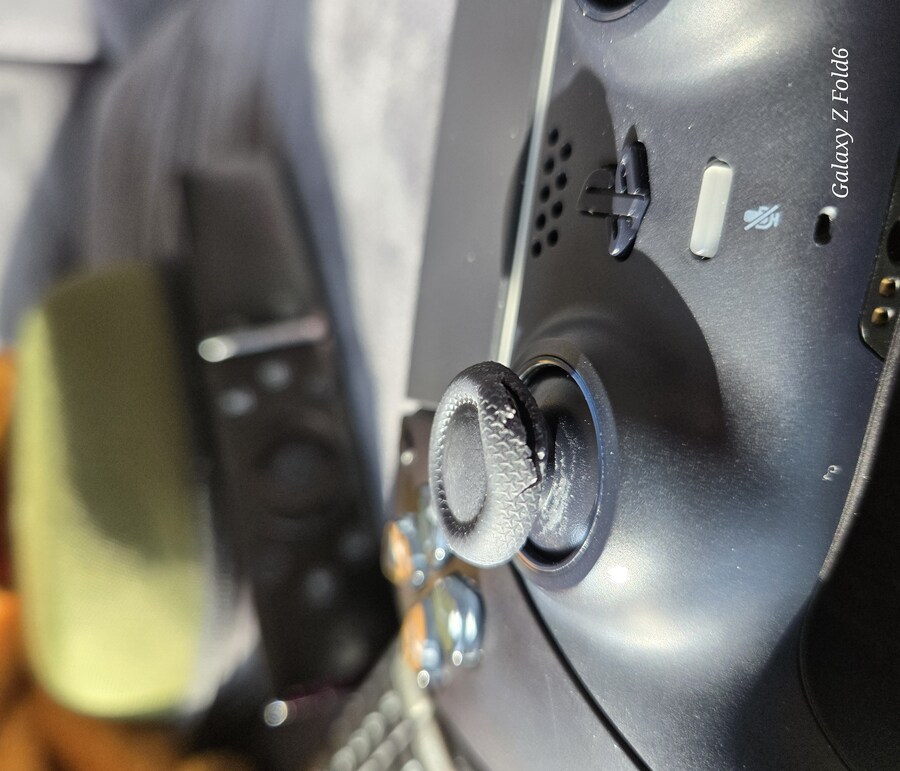 듀얼센스 고무 찢어짐은 보증기간내라도 AS불가_1.jpg