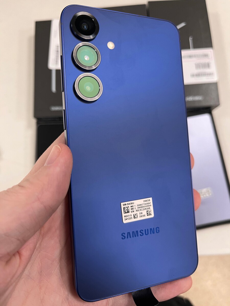 [루머] 갤럭시 S25 노멀~울트라 실물 사진_2.jpg