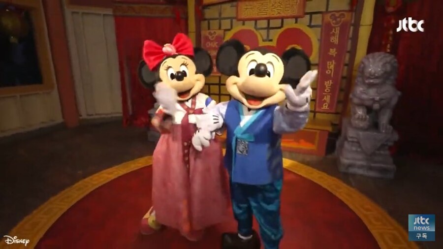 미국 디즈니랜드 설축하영상에 피꺼솟한 중국_2.jpg