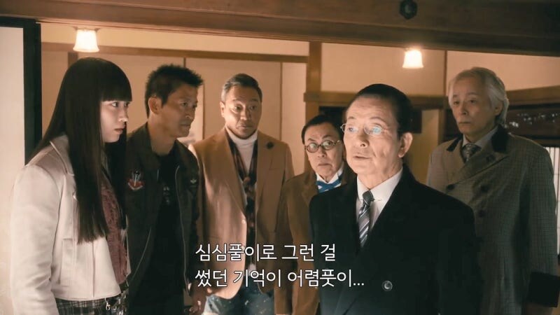 학창시절에 썼던 흑역사가 아직도 굴러다니는걸 알게된 형사아저씨_11.jpg