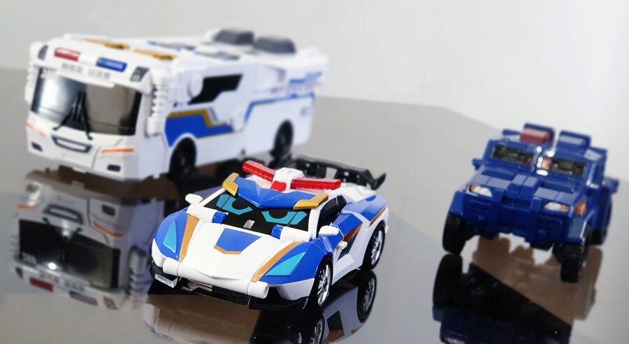 메탈카드봇) 고육지책을 택한 주인공 완구_3.jpg