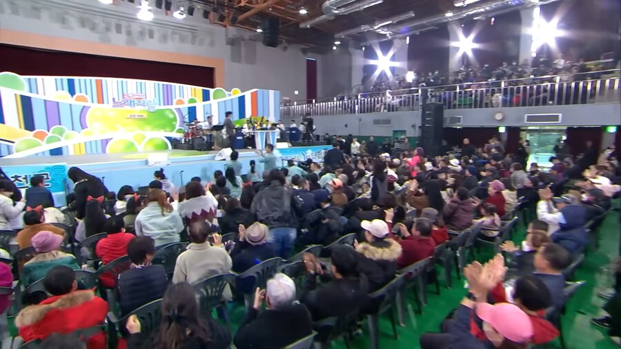 수상할 정도로 노래 실력이 출중한 전국노래자랑 출연자.jpg_2.png