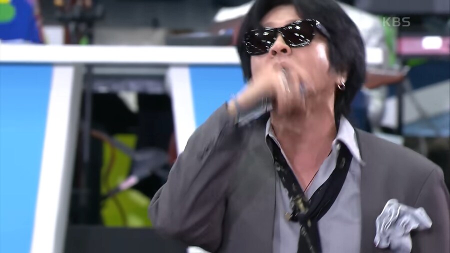 수상할 정도로 노래 실력이 출중한 전국노래자랑 출연자.jpg_12.png