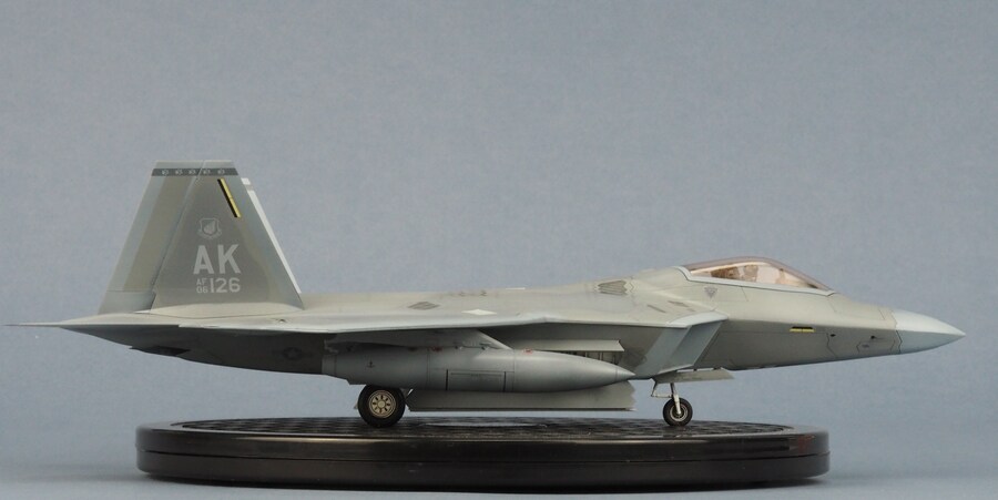 Academy 1/72 F-22_6.jpg