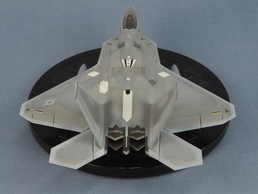 Academy 1/72 F-22_8.jpg