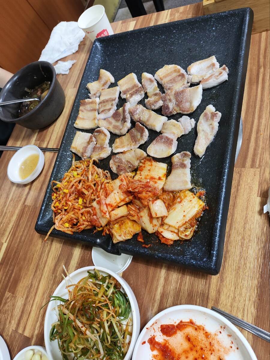 수원 장안동 만석공원 앞에 유명한 삼겹살집_2.jpg