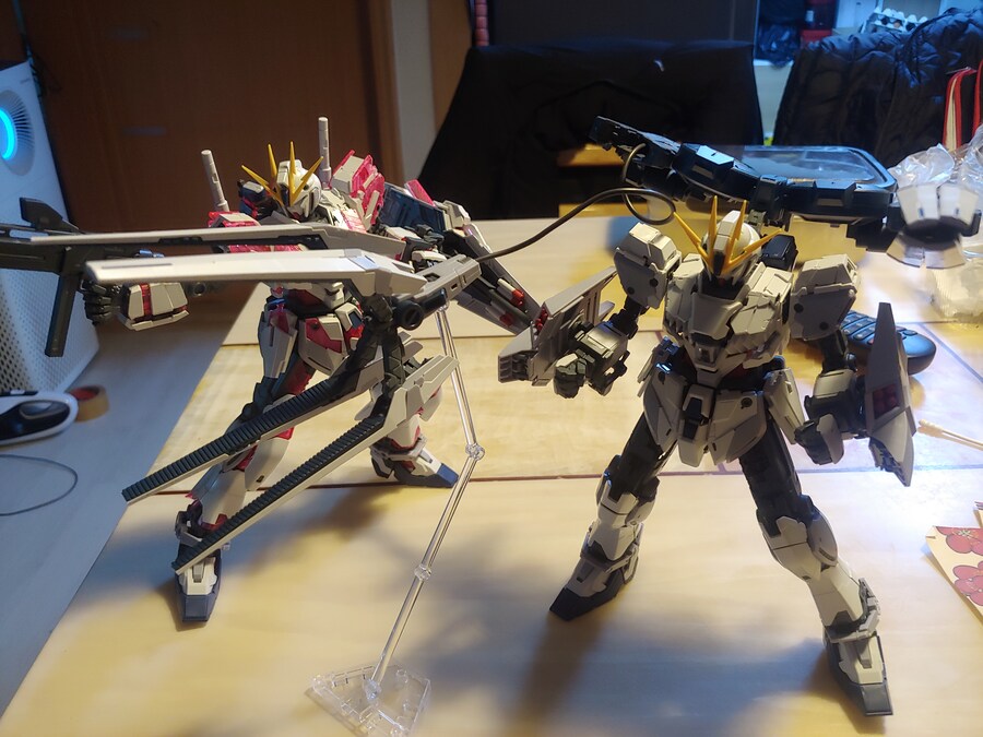 MG 내러티브 건담 B, C팩 장비 리뷰_13.jpg