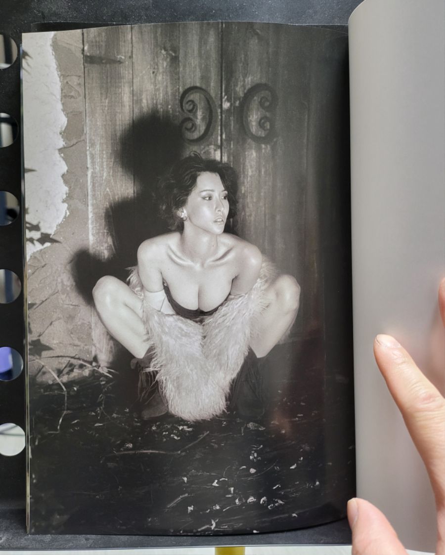 나츠키 세나 사진집 SILK of the MOON_4.jpg