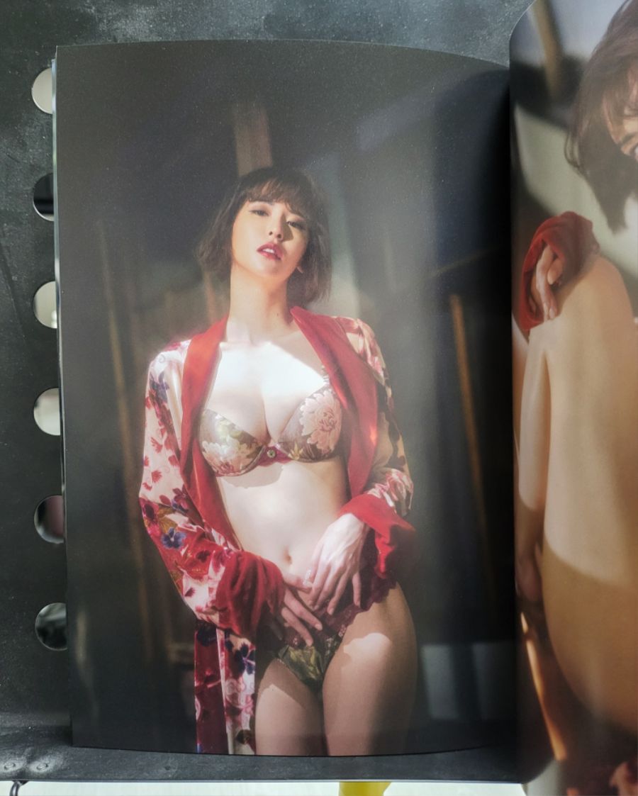 나츠키 세나 사진집 SILK of the MOON_23.jpg