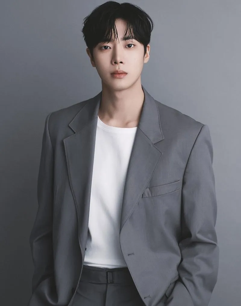 대한민국의 1세대 모델로서 꽤나 유명했었다는 배우 추영우의 아버지_12.webp