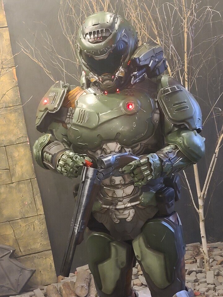 코스프레 2025년 둠 다크에이지 준비중_3.jpg