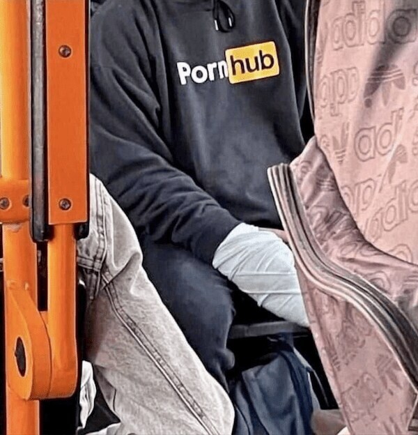 "대충봐도 딸치다 다쳤네.."_1.jpg