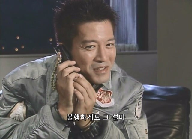 인질을 붙잡고 농성중인 테러범이랑 인터뷰하는 방법_7.jpg