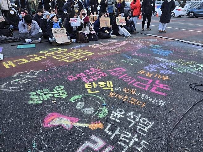 시민 10만명, 체감 -10도에도 “내란 안 끝나” 분노의 집회_3.jpg