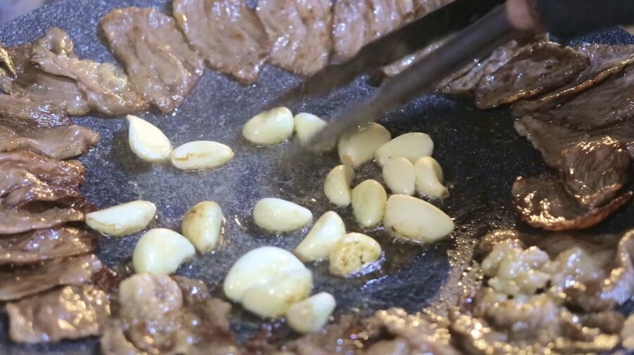 -5°C에 텐트에서 한국식 바베큐 하겠다는 외국인_6.jpg