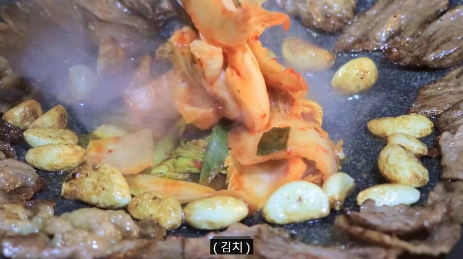 -5°C에 텐트에서 한국식 바베큐 하겠다는 외국인_9.jpg