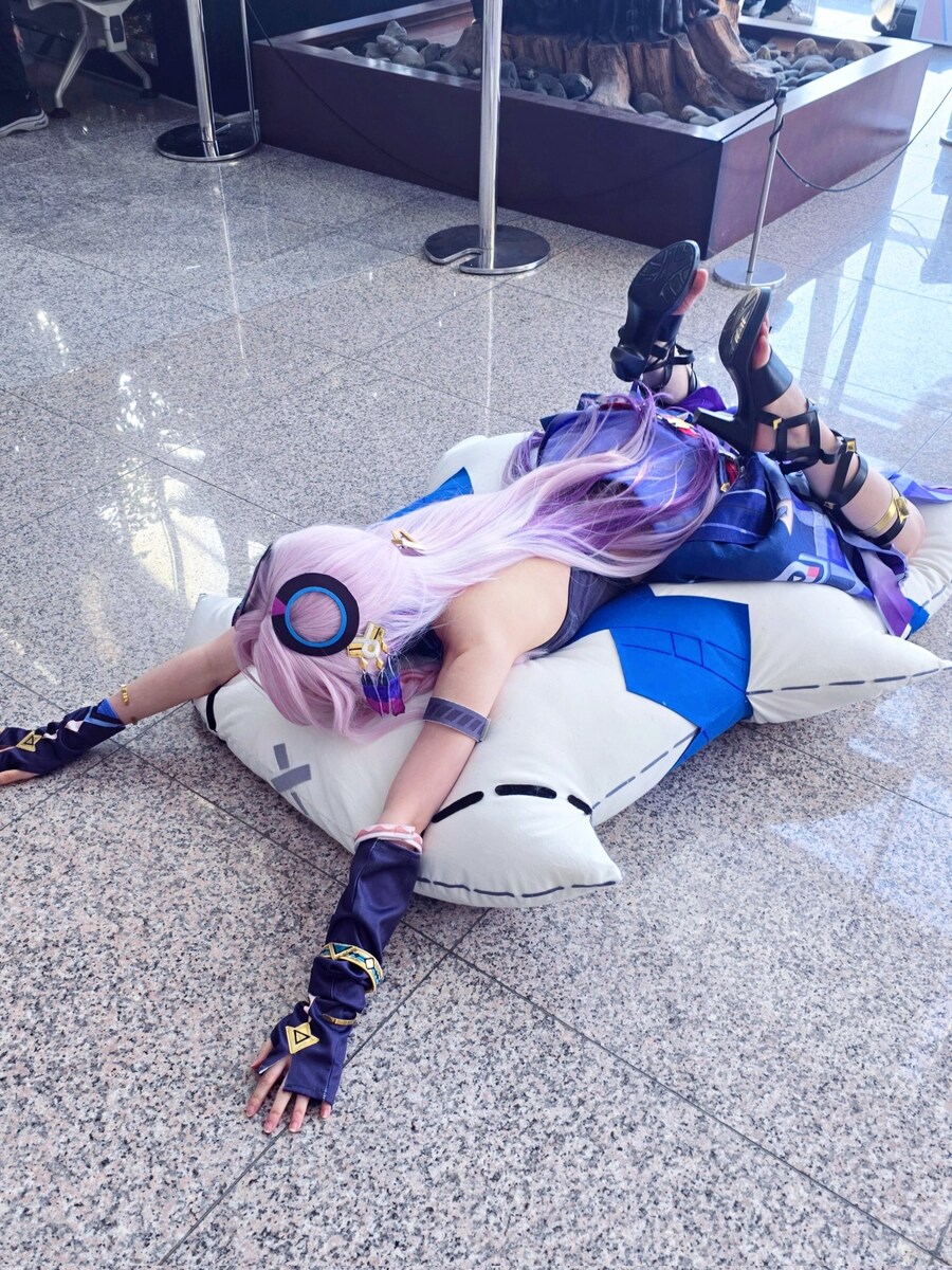 행사 마치고 퇴근하는 코스어_3.jpg