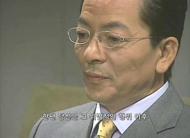 길 가던 무고한 시민을 붙잡아서 강도로 만든 형사_19.jpg