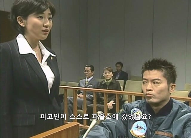 길 가던 무고한 시민을 붙잡아서 강도로 만든 형사_35.jpg