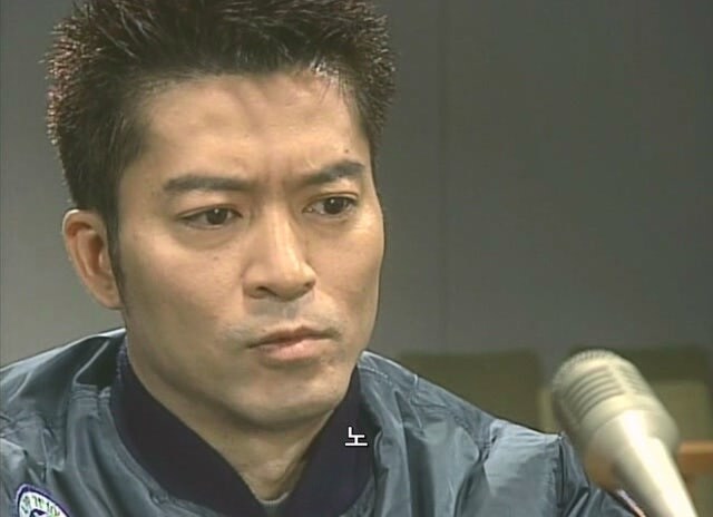 길 가던 무고한 시민을 붙잡아서 강도로 만든 형사_36.jpg