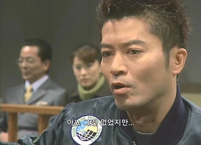 길 가던 무고한 시민을 붙잡아서 강도로 만든 형사_47.jpg