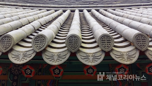 한국에도 있는 너무 절묘하게 망가져서 유명해진 유물_4.jpg