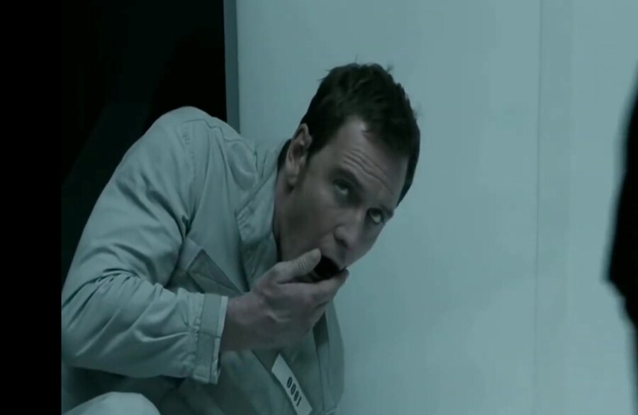 영화) X맨 - 찰스 "우린 폭력은 절대 사용하지 않을걸세"_30.jpg