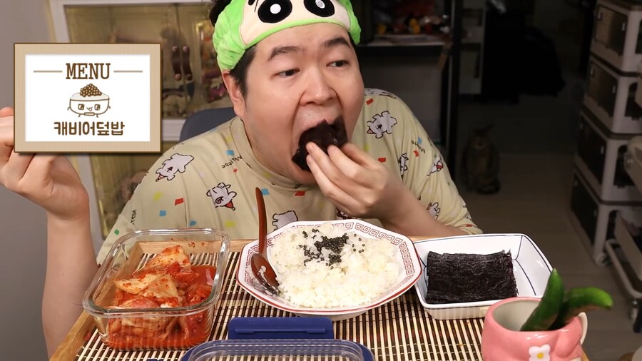 인생 첫 캐비어 먹방 하는 유튜버.jpg_63.png