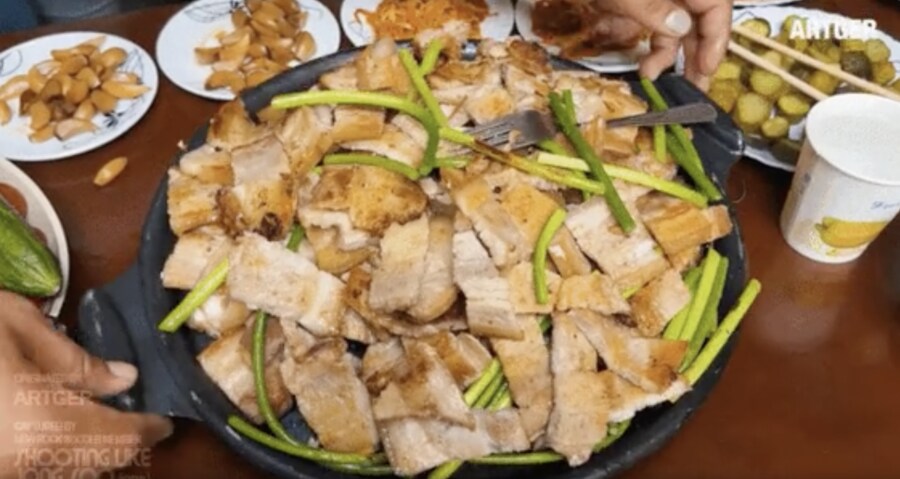 몽골에 수출된 삼겹살 문화 근황.jpg_1.png